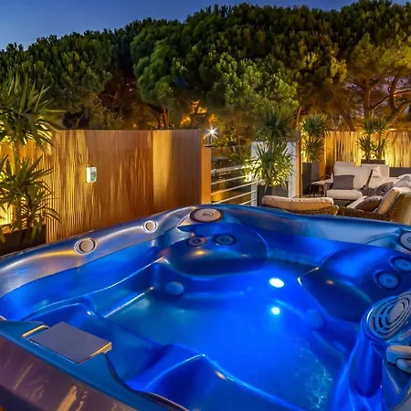 Penthouse Duplex Rooftop Jacuzzi 4 6 Beds 8 Persons شقة كاسكايس