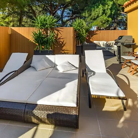 Penthouse Duplex Rooftop Jacuzzi 4 6 Beds 8 Persons شقة