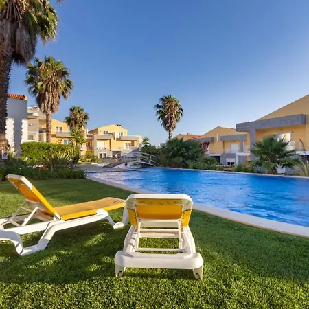 Penthouse Duplex Rooftop Jacuzzi 4 6 Beds 8 Persons كاسكايس